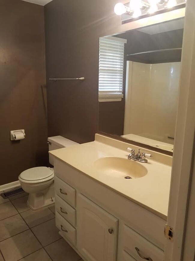 Building Photo - 408 Wheeler Ave