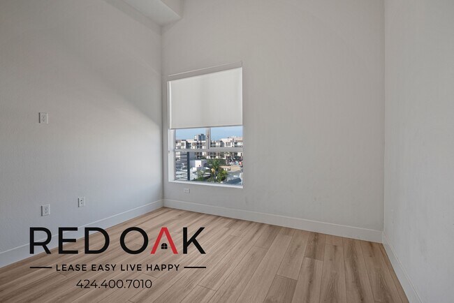 Foto del edificio - 1331 W 7th St