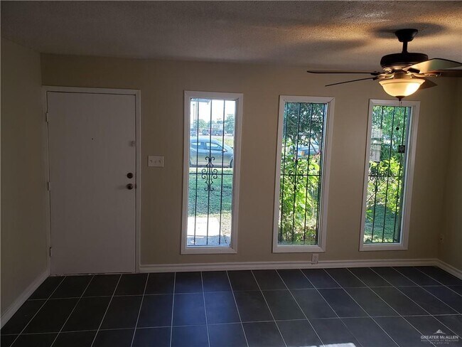 Foto del edificio - 3421 Ivy Ave