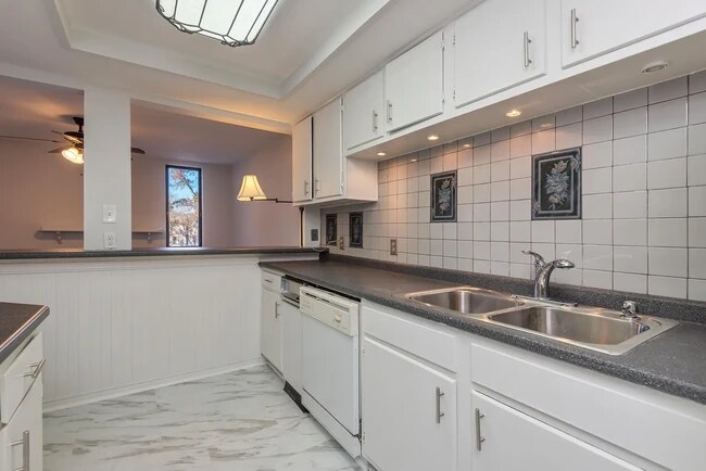 Foto del edificio - 98 Valley Forge Dr