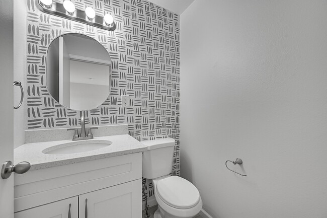 Building Photo - $2,200.00 - 3 Bed,1.5 Bath, Single Family ...