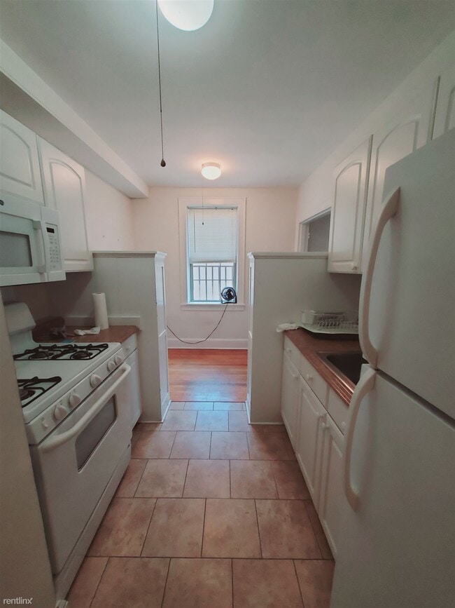 Building Photo - 2 br, 1 bath Condo - 22 Spring St Unit C