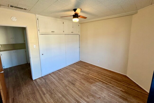 Foto del edificio - 3836 E Foothill Blvd