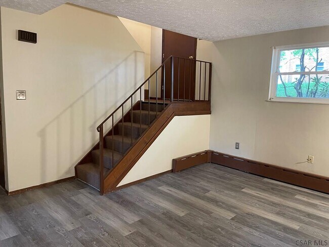 Foto del edificio - 2855 Bedford St
