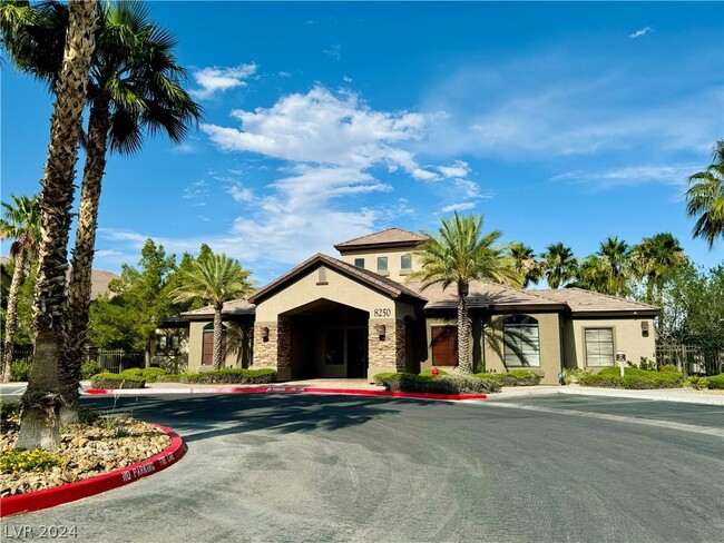 Foto del edificio - 8250 N Grand Canyon Dr