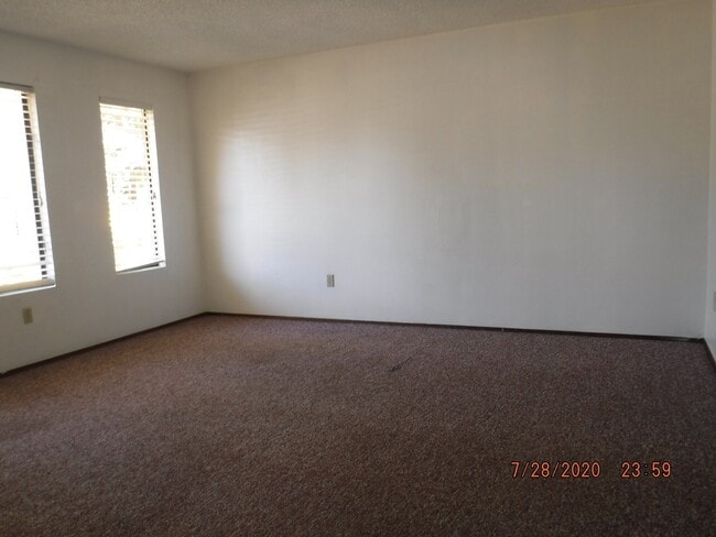 Building Photo - 941 Sunwest Dr