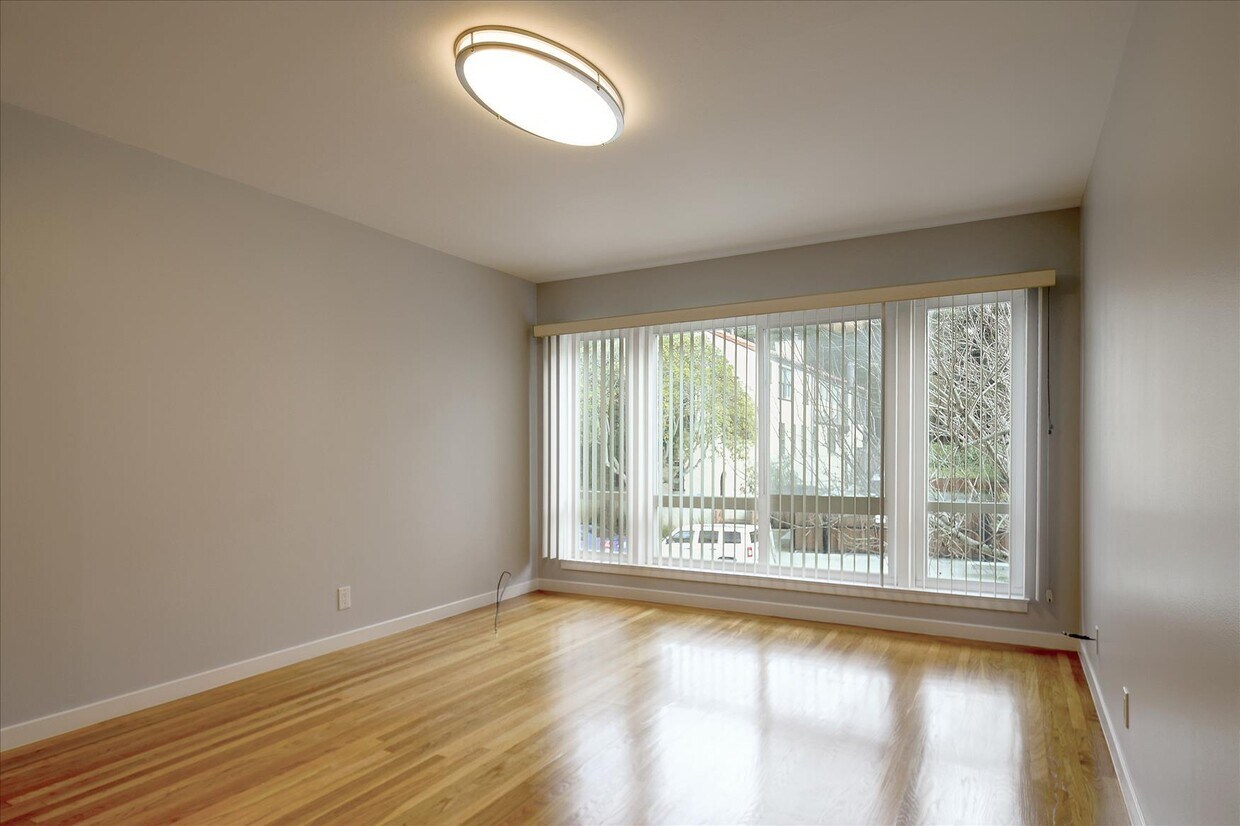 Primary Photo - 1415 5th Ave