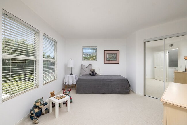 Building Photo - 132 Cameray Heights