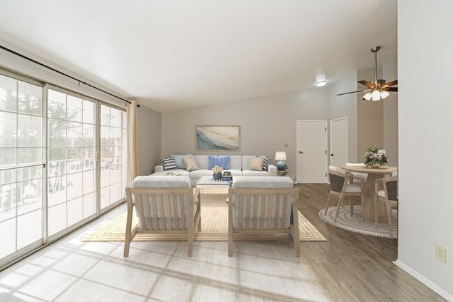 Interior Photo - Williamsburg Square Apartments