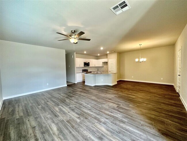 Building Photo - 9848 Grosbeak Ln