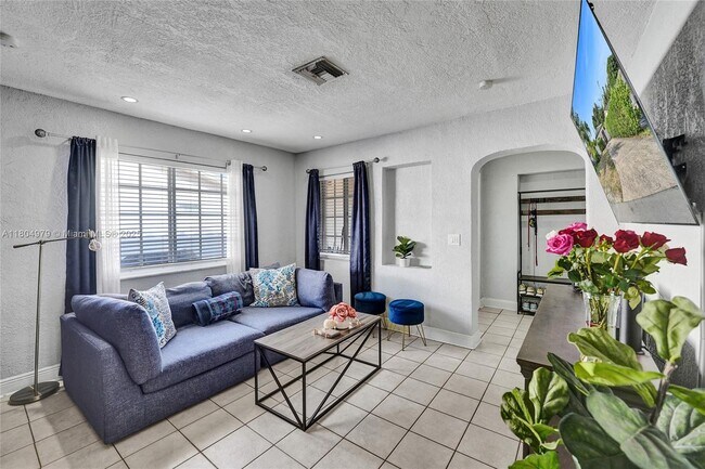 Foto del edificio - 2826 Dewey St