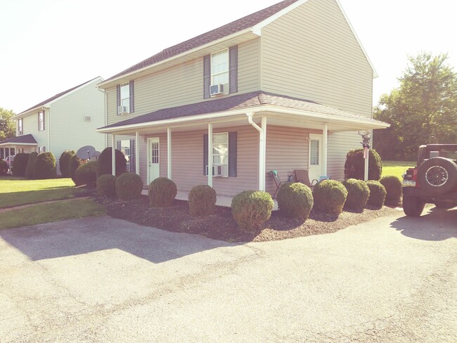 Front View - 215 Bowers Bridge Rd