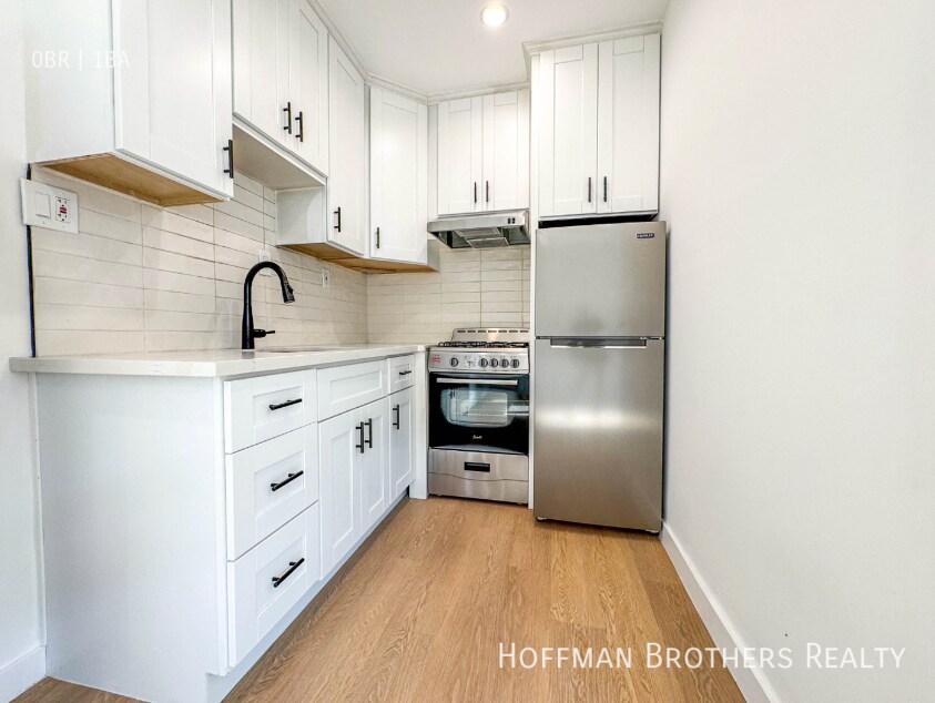 Primary Photo - 1508 3/4-1504 Maple St