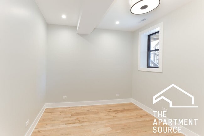 Building Photo - 2237 N Bissell St