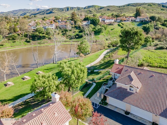 Foto del edificio - 264 Ridgeton Ln