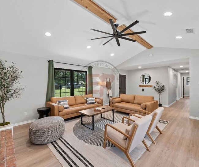 Foto del edificio - 1190 Greenwood Ln