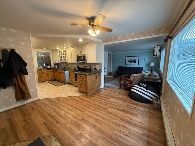 Foto del edificio - 704 N 17th Ave