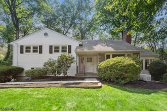 Building Photo - 19 Braidburn Way