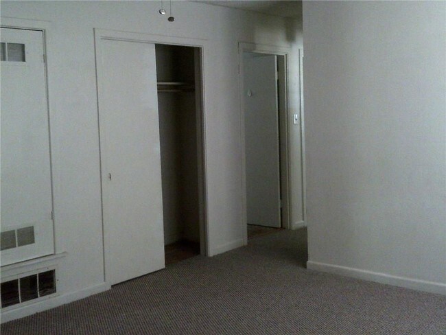 Foto del edificio - 1345 S Jefferson Dr