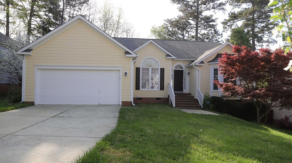 Foto principal - Updated One Level Ranch-Style Home in Harrington Grove Community!