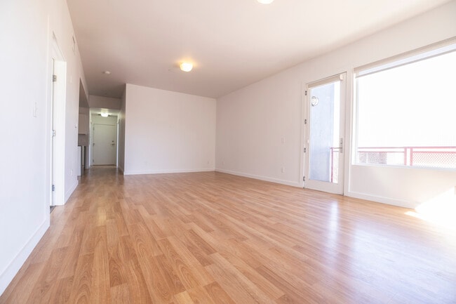 Building Photo - 2025 Ionosphere St