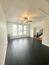 Building Photo - 194 Main St