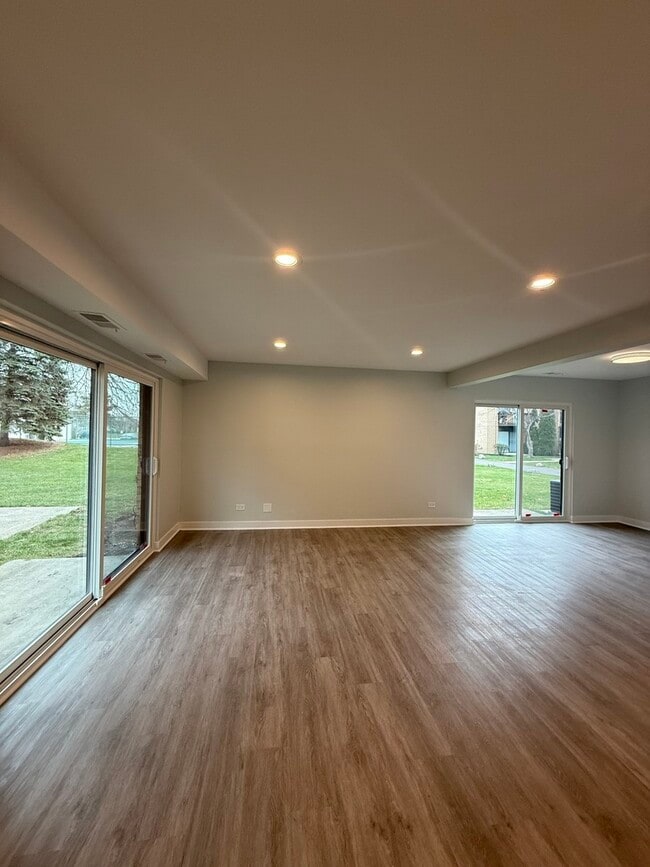 Building Photo - 1173 S Forums Ct