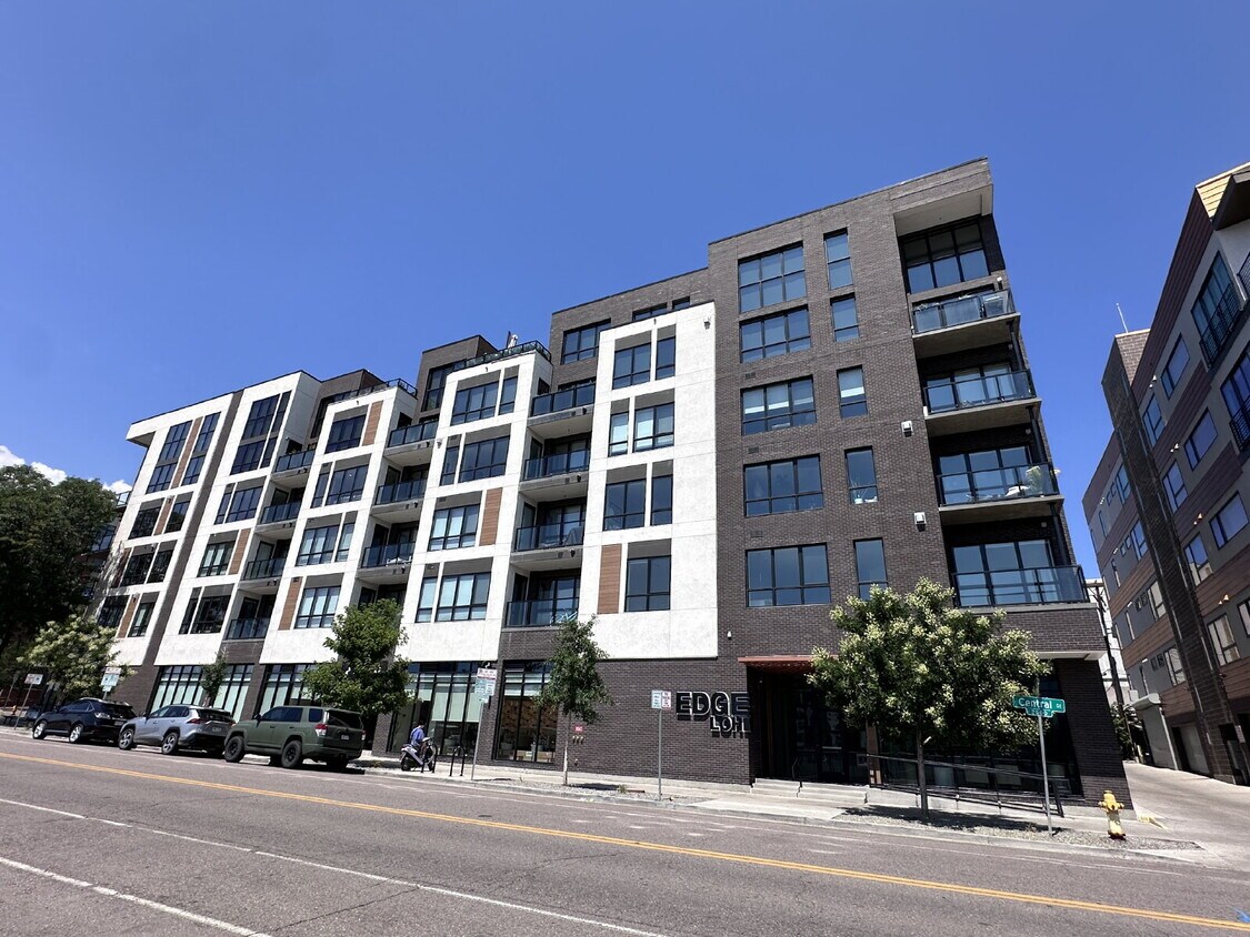 Stunning Denver Condo with Assigned Garage... - Stunning Denver Condo with Assigned Garage...