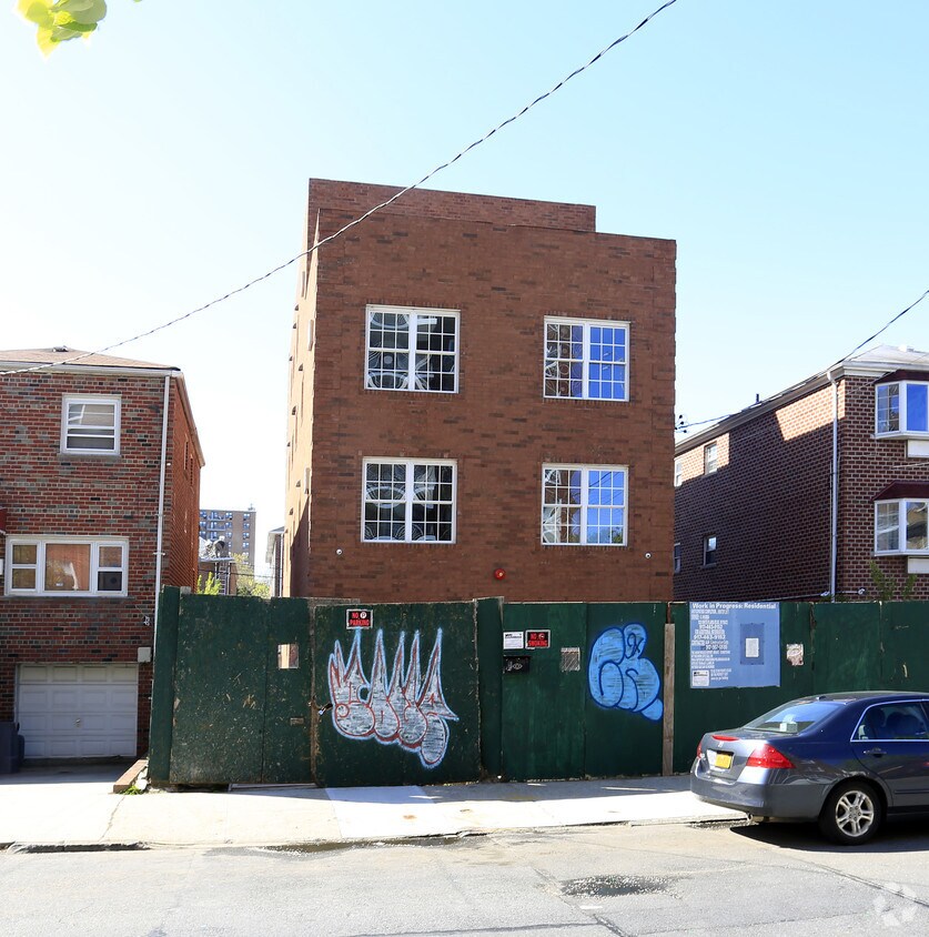 Primary Photo - 2024 Blackrock Ave