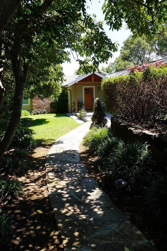 Pathway to front door - 405 Summit Ave
