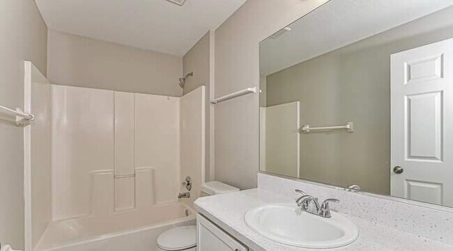 Building Photo - 16 Wheatfield Dr