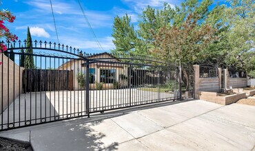 Building Photo - 4528 W Ave L4