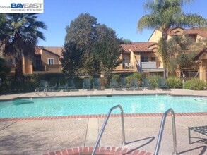 Building Photo - 440 Bollinger Canyon Rd
