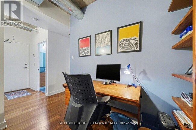 Building Photo - 354 Gladstone Ave