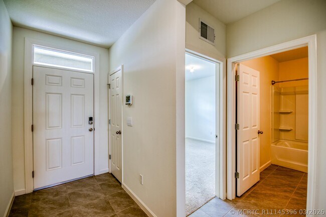 Foto del edificio - 9767 SW Triton Wy