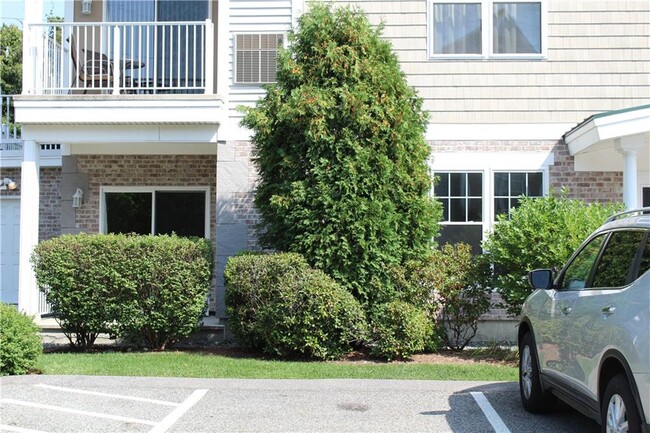 Building Photo - 200 Roger Williams Ave