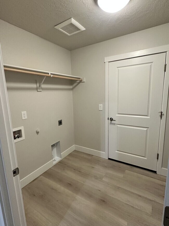 Foto del edificio - Beautiful 3-Bedroom, 2 Bath Home in Pasco!