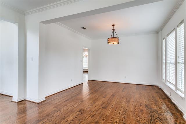 Foto del edificio - 900 Meadow Ln