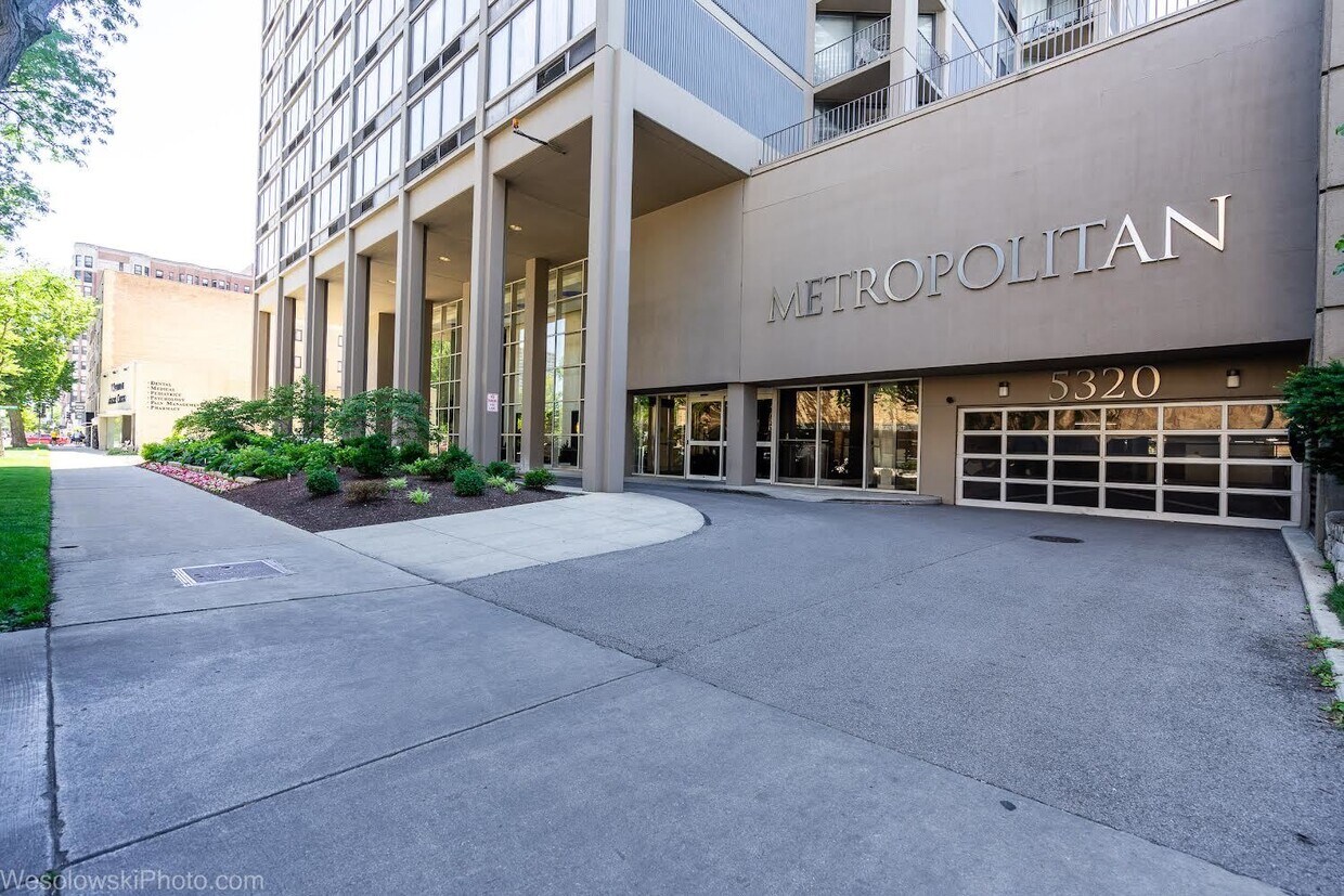 Foto principal - 5320 N Sheridan Rd