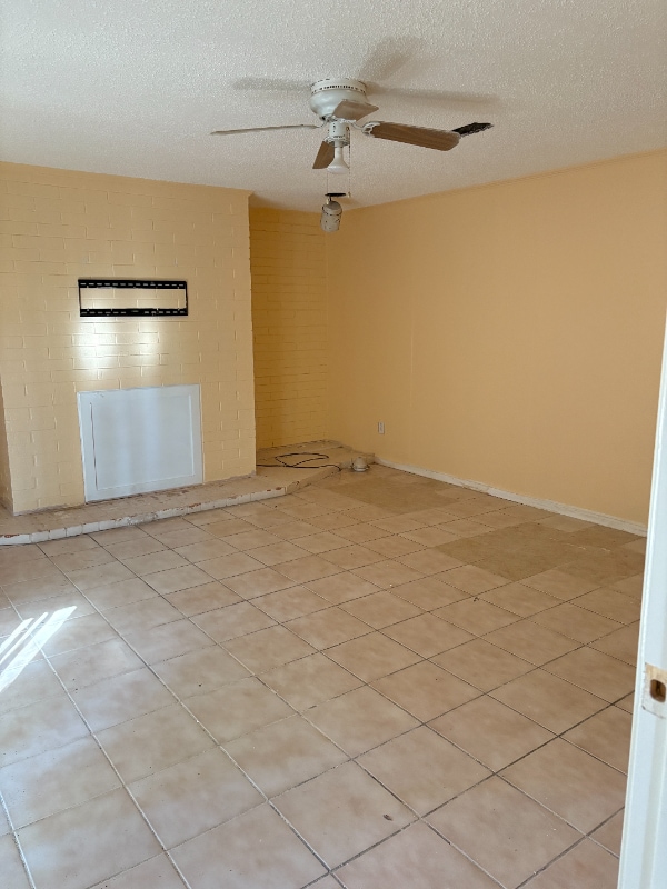 Foto del edificio - 8935 Altamont Dr