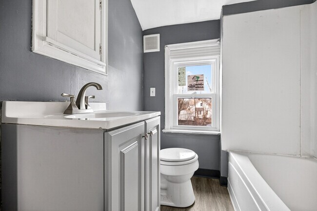 Foto del edificio - 12708 Craven Ave