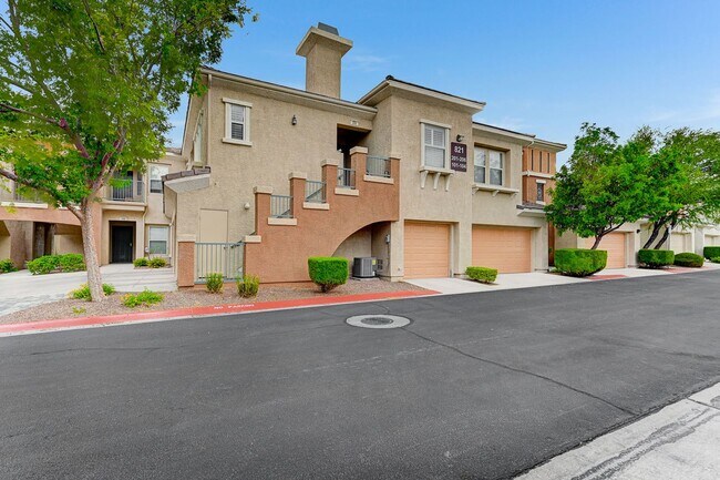 Building Photo - AMBER RIDGE Gated Beauty in Summerlin! 1600+ SF Condo