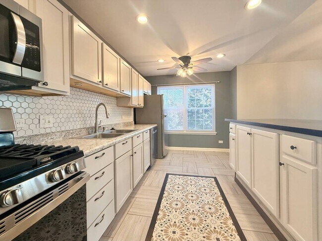 Foto del edificio - 433 Gloria Ln