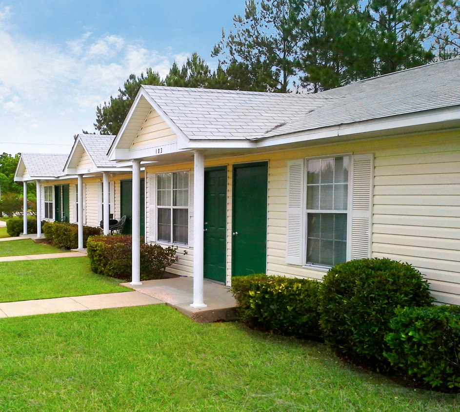 Primary Photo - Sawgrass Apartments