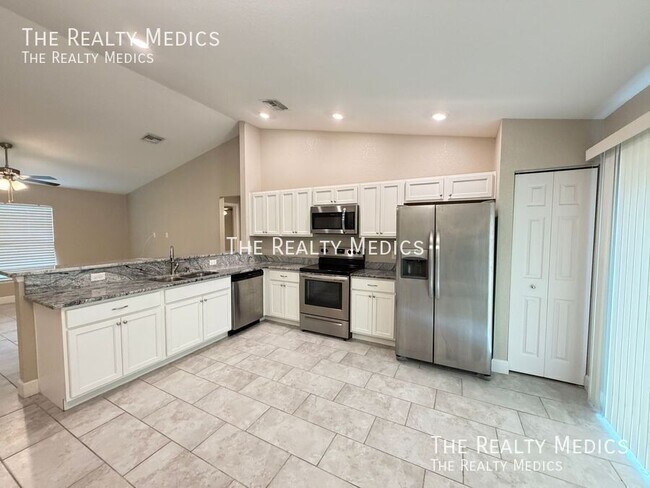 Building Photo - 2736 SW 161st Loop