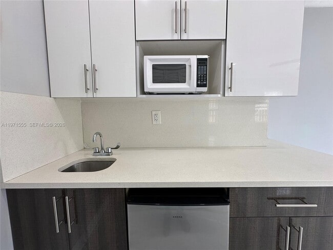 Foto del edificio - 3035 SW 27th Terrace