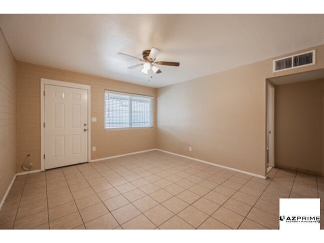 Foto del edificio - FREE ONE MONTH RENT MOVE IN SPECIAL!  Modern 1/1 Phoenix Apartment - Stylish &amp; Convenient!
