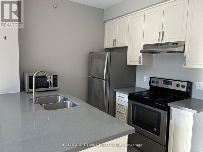 Building Photo - 2486 Old Bronte Rd