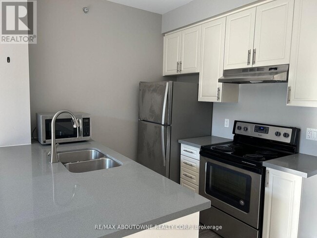 Photo du bâtiment - 2486 Old Bronte Rd