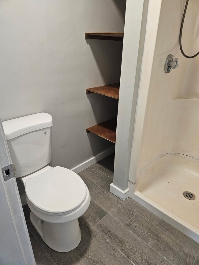 Building Photo - 414 Front St